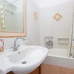 Irida Apartman *