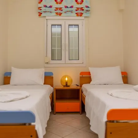 Apartment Irida *